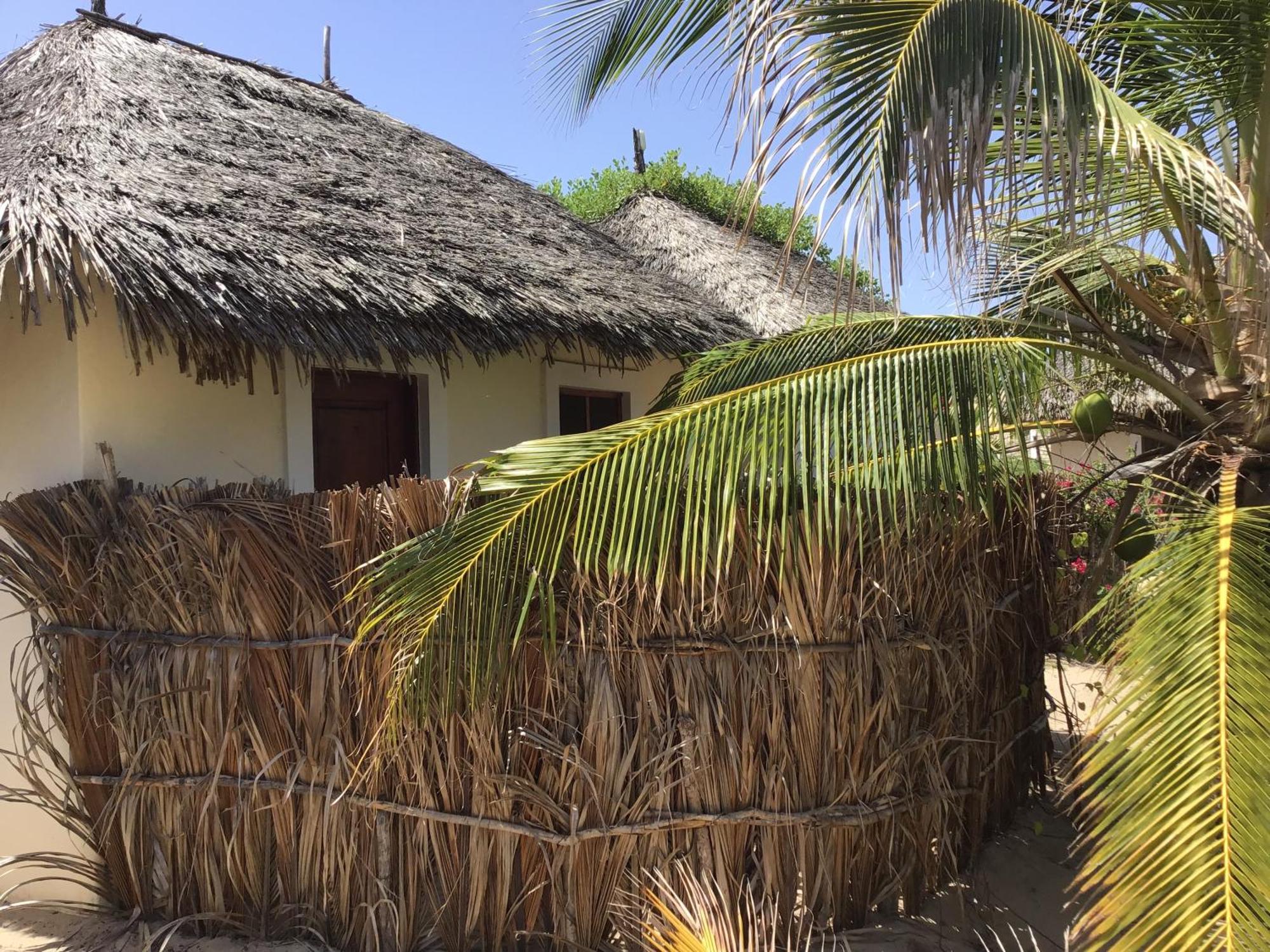 Mambrui Golden Beach Bar And Cottages Exterior photo